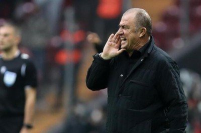 Galatasaray'da Fatih Terim'den oyuncularına uyarı