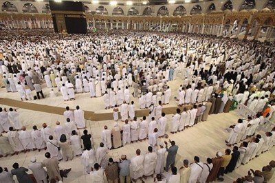 Mescid-i Haram'da bir buçuk yıl aradan sonra ilk kez aralıksız saf tutuldu