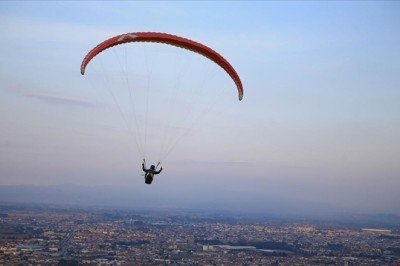 Sakarya'da yamaç paraşütçülerinin gözde adresi: Kırantepe