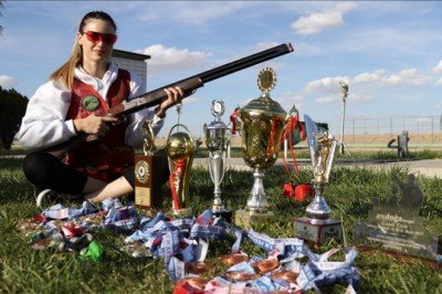 Şampiyon milli atıcı, akademik hayatını da başarıyla sürdürüyor