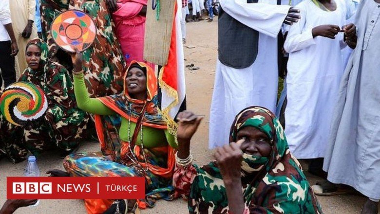 Sudan'da askeri darbe yanlıları protesto gösterileri düzenledi