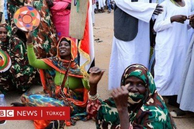 Sudan'da askeri darbe yanlıları protesto gösterileri düzenledi