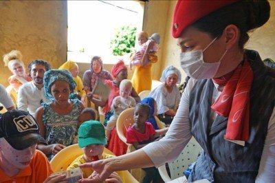 THY ekibi, Afrika’da güneş kremiyle 'hayat kurtarıyor'