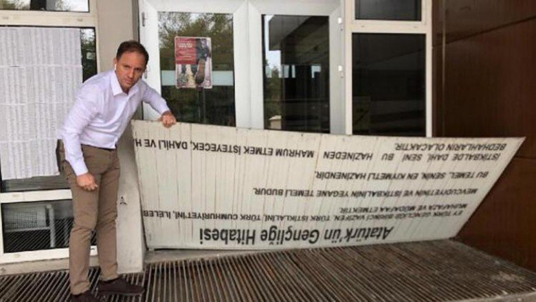 Zonguldak'ta 'Gençliğe Hitabe' levhasının kesilip mazgal kapatılmasına inceleme