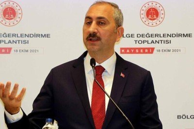 Adalet Bakanı Gül: Yargı asla el uzatılacak bir yer değildir