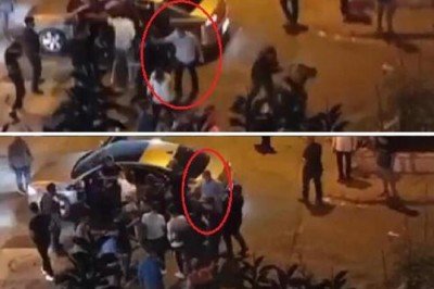 Sokakta tartışan iki grubu, polis memuru biber gazıyla dağıttı