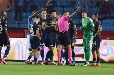 Trabzonspor-Fenerbahçe maçının hakemi Ali Şansalan hakkında suç duyurusu