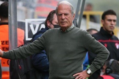 Altay’da Mustafa Denizli’den taraftara teşekkür