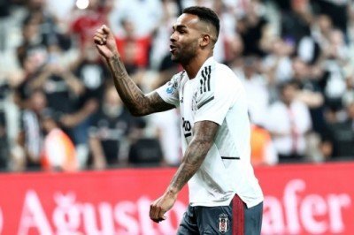 Beşiktaş'ta Alex Teixeira'nın harika golü VAR'a takıldı