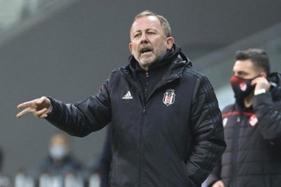 Dolmabahçe'de Sergen Yalçın'ı çılgına çeviren an!