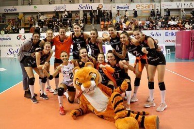 Eczacıbaşı Dynavit: 3 - Türk Hava Yolları: 0