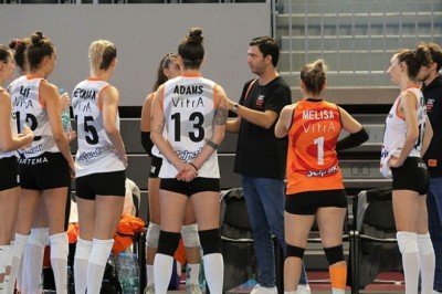 Eczacıbaşı Dynavit: 3 - Türk Hava Yolları: 0