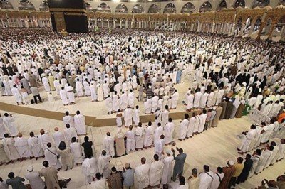Mescid-i Haram'da bir buçuk yıl aradan sonra ilk kez aralıksız saf tutuldu