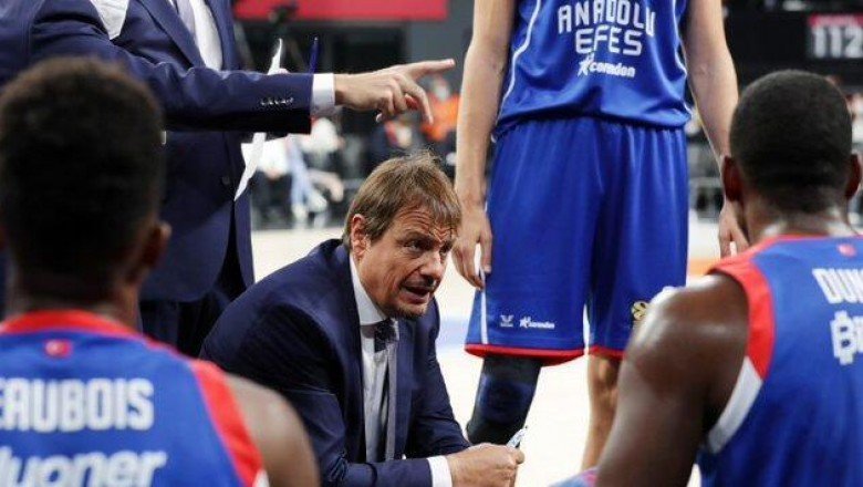 Anadolu Efes, Euroleague'de ilk galibiyet peşinde