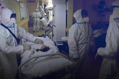 Rusya’da Kovid-19 ölümleri durdurulamıyor! 60 yaş üzerine evde kalın emri geldi