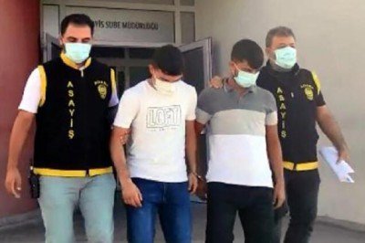 'Seni meşhur edeceğiz' diyerek kandırdıkları dönercinin cep telefonunu çaldılar