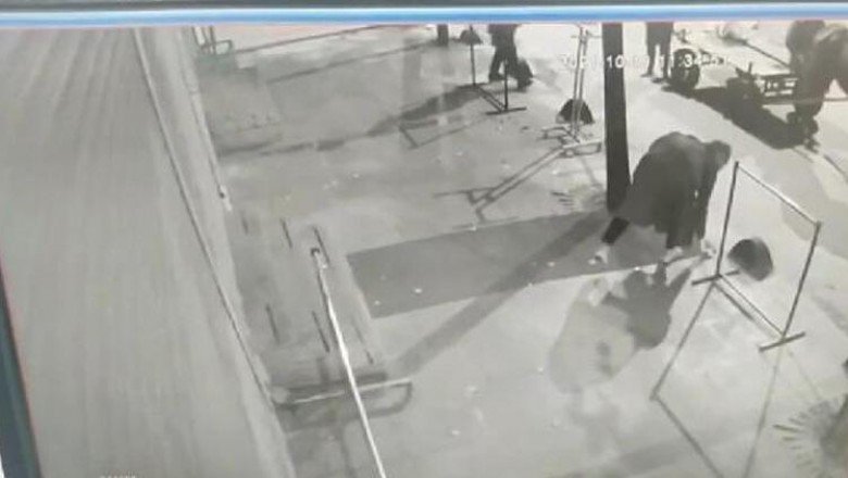 Sultangazi'de demir askılıkları çalıp at arabasıyla götürdüler