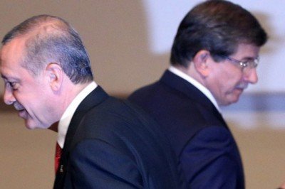 ''İki Bakan 18 gazeteciyi bir araya getirdiler, İstinye'de yalı tuttular''