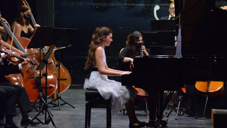 12 yaşındaki İlyun, Mozart'ın 13 numaralı piyano konçertosunu çaldı
