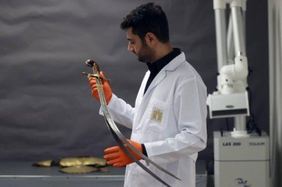 500 yıllık zülfikar kılıcın ömrü uzatılıyor