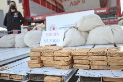 9 ayda 5,5 milyar liralık kaçak eşya ve uyuşturucu ele geçirildi