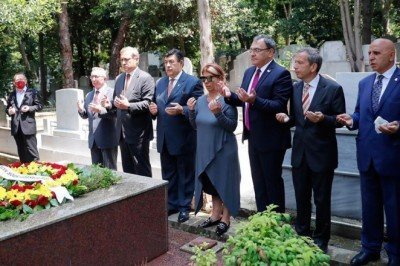 Ali Sami Yen mezarı başında anıldı