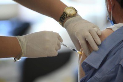 Aşılama sağlık sistemini ayakta tutuyor