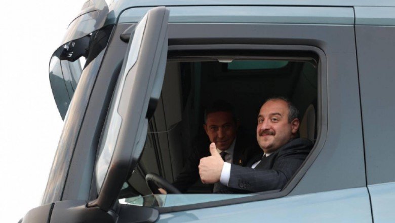 Bakan Varank ilk ve tek yerli şanzımanlı kamyonu test etti