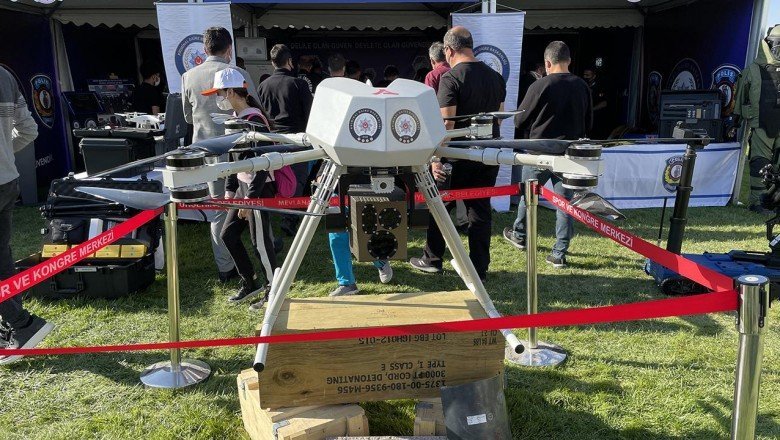 Dünyanın ilk lazer silahlı dronu Erene festivalde büyük ilgi