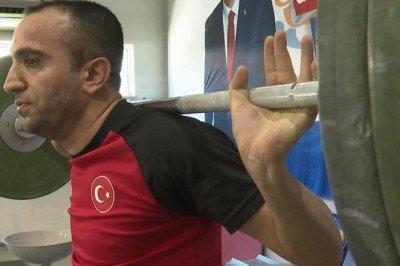 Görme engelli haltercinin hedefi dünya şampiyonluğu