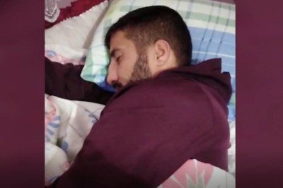 Hıçkırık nöbeti geçiren genç tedavi olmak istiyor