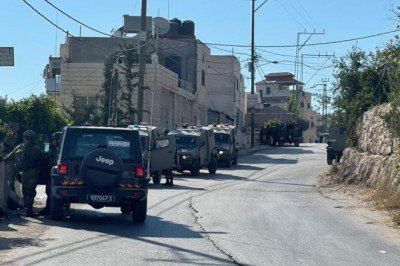 İsrail güçleri Filistinlilerin evlerine baskınlar yaptı