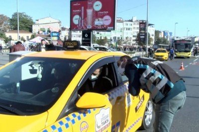 İstanbul'da yolcu seçen taksici: Trafiğe girersek para kazanamıyoruz