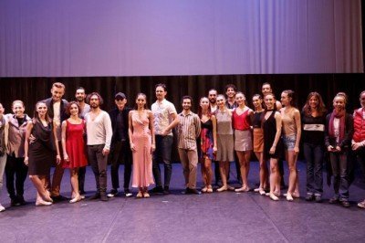 Koronavirüsü baleye uyarladılar