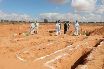 Libya'da bir toplu mezar daha bulundu