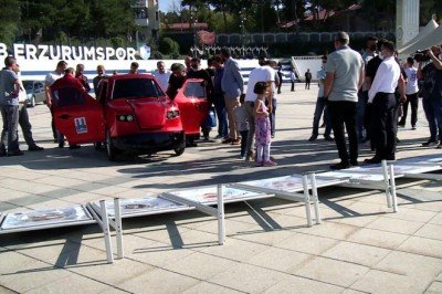 Lise öğrencileri 8 ayda elektrikli araç yaptı