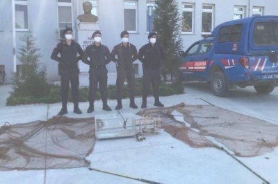 Manisa'da saka kuşu avlayan 4 kişi yakalandı