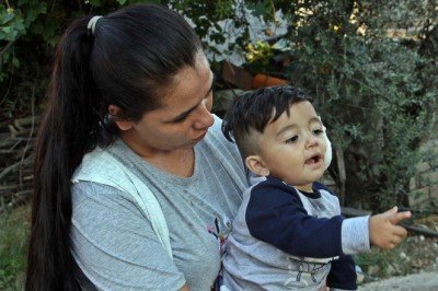 Pitbull saldırdı, baba ve 11 aylık oğlu hastanelik oldu