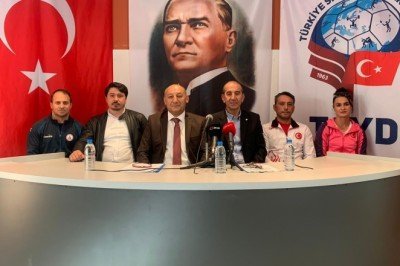 Talat Ünlü, Halter Federasyonu Başkanlığı'na adaylığını açıkladı