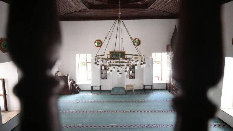 Tarihi camiler yüzyıllardır ayakta