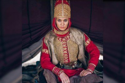 Tomris Hatun'u oynayan Almira Tursyn TRT Haber'e konuştu