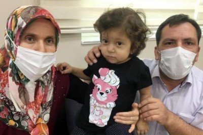 Annesinin karaciğer parçasıyla yaşama tutundu