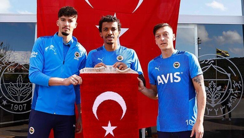 Fenerbahçe'de kaptanlar ‘İlmek İlmek Cumhuriyet’ dedi