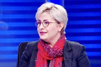 Foyası ‘Hayırlı olsun’ ziyaretinde ortaya çıktı: Sahte doçentin 2. yalanı