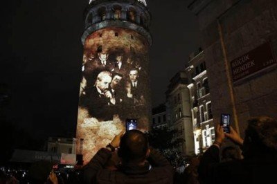 Galata Kulesi'nde Cumhuriyet Bayramı'na özel görsel şölen