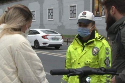 İstanbul'da elektrikli scooter denetiminde ''pes'' dedirten anlar