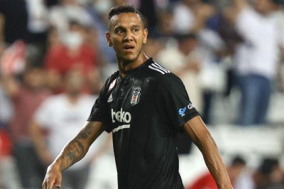 Josef De Souza'dan Beşiktaş'a kötü haber