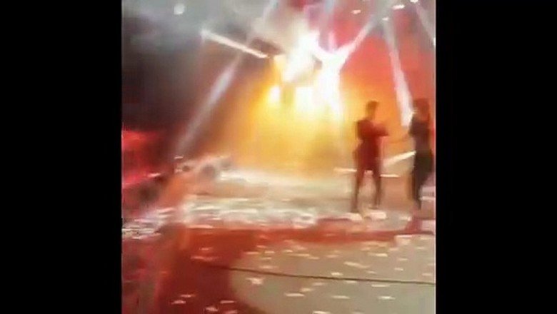 Kenan Doğulu ve Beren Saat&amp;#039;in sahnedeki dudak dudağa dansları olay oldu