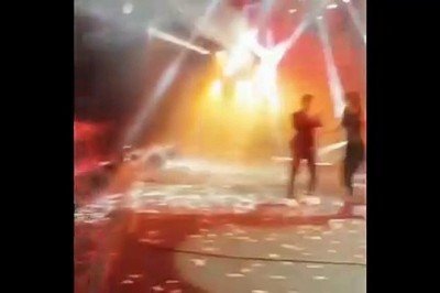 Kenan Doğulu ve Beren Saat'in sahnedeki dudak dudağa dansları olay oldu