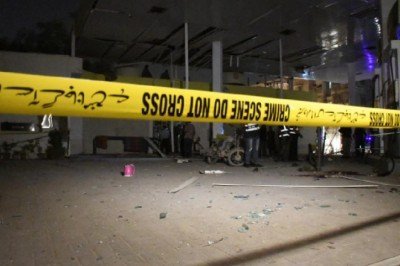 Pakistanda petrol istasyonunda meydana gelen patlamada 4 kişi öldü